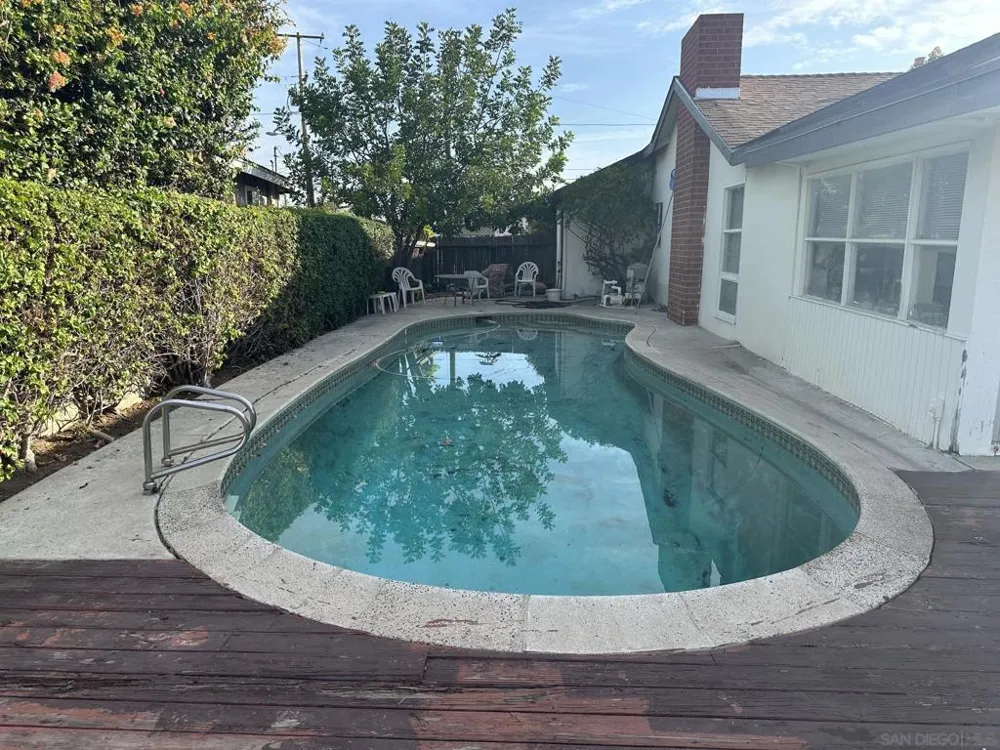8105 Binney Pl. La Mesa, CA 91942