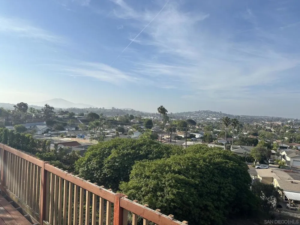 8105 Binney Pl. La Mesa, CA 91942