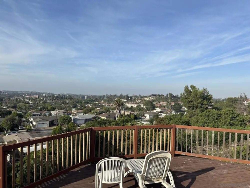 8105 Binney Pl. La Mesa, CA 91942