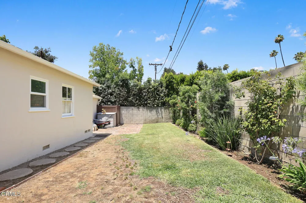 1856 Michigan Avenue Pasadena, CA 91104