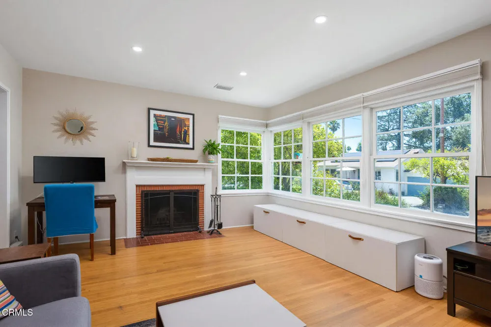 1856 Michigan Avenue Pasadena, CA 91104