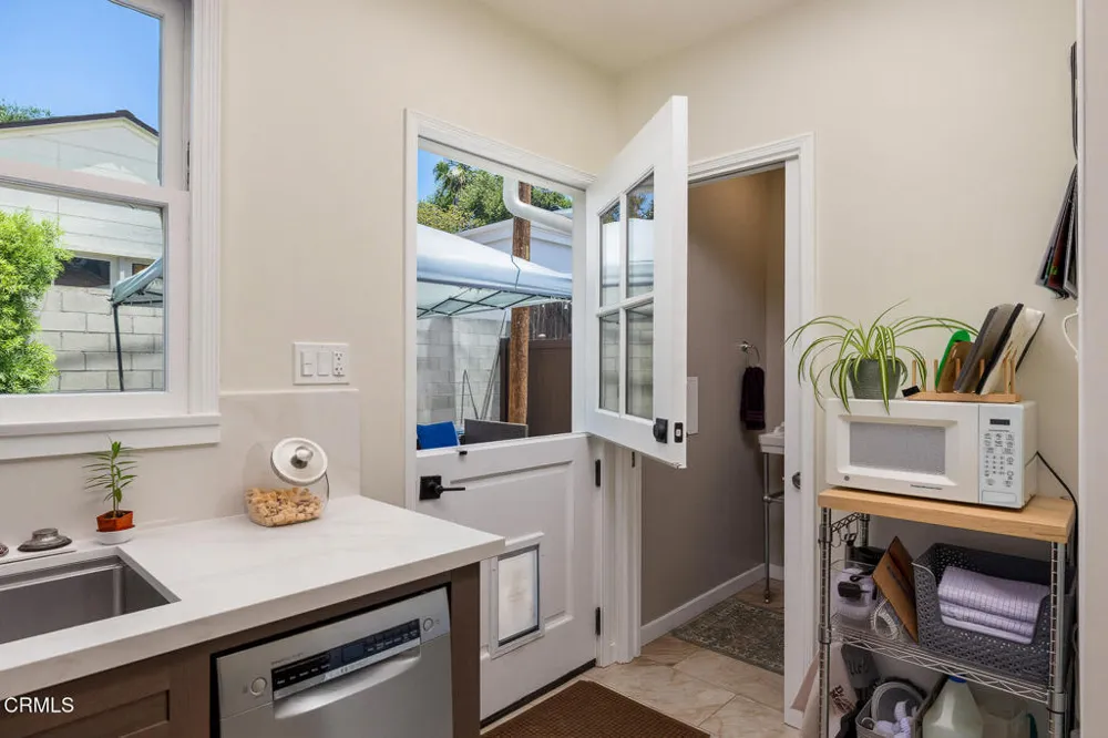 1856 Michigan Avenue Pasadena, CA 91104