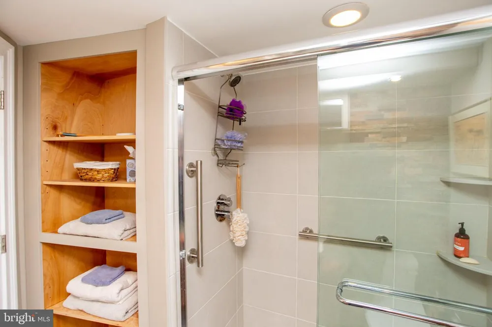 266 UNION Lambertville, NJ 08530
