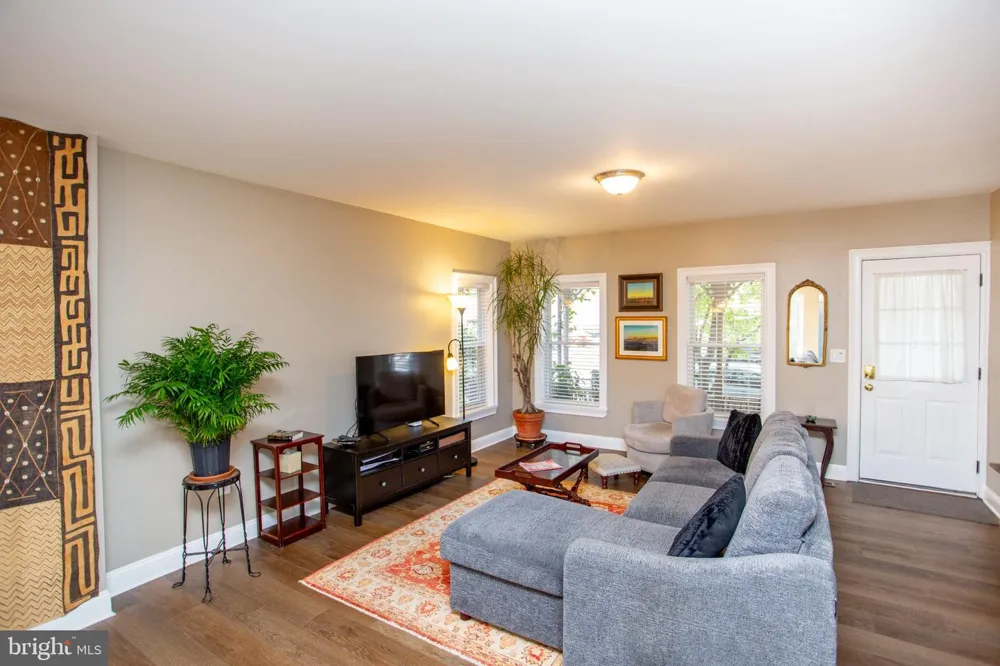266 UNION Lambertville, NJ 08530