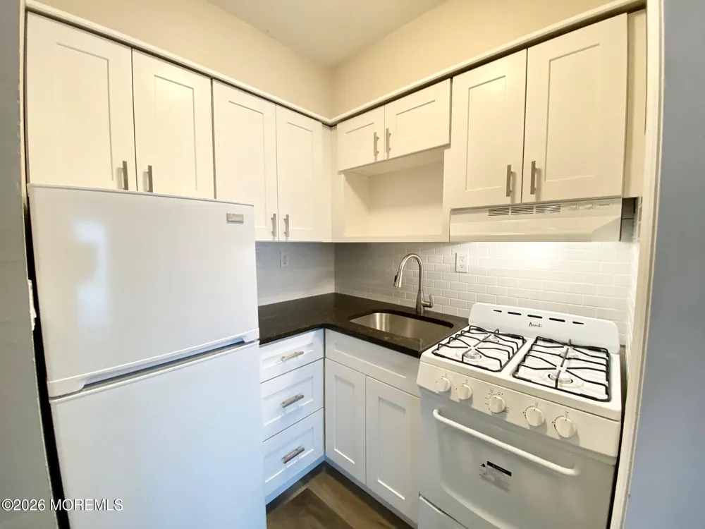 709 Ocean Avenue #18 Avon-by-the-sea, NJ 07717
