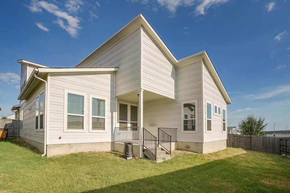 11308 Charger Way Manor, TX 78653