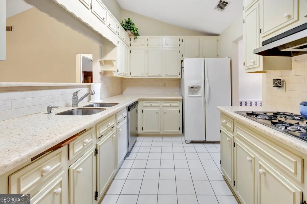 4938 Lake Forest DR Conyers, GA 30094