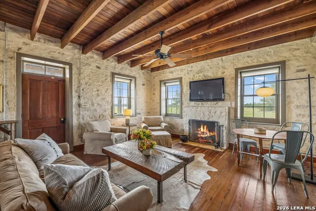 2007 County Road 271 Rio Medina, TX 78066