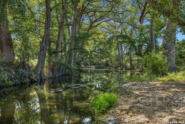 2007 County Road 271 Rio Medina, TX 78066