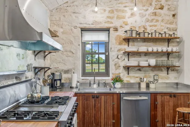 2007 County Road 271 Rio Medina, TX 78066