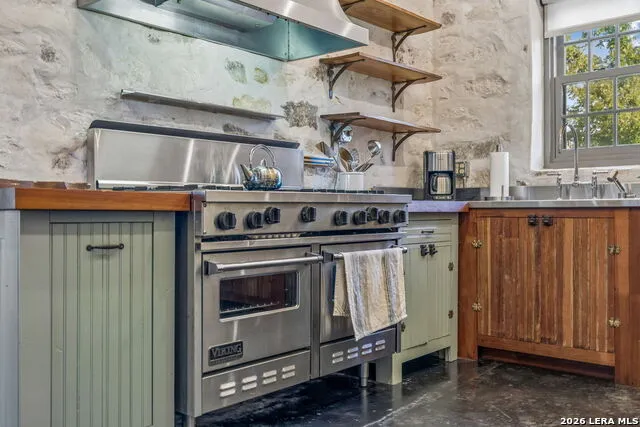 2007 County Road 271 Rio Medina, TX 78066