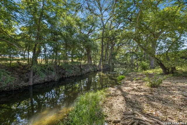2007 County Road 271 Rio Medina, TX 78066