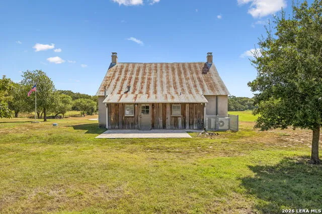 2007 County Road 271 Rio Medina, TX 78066