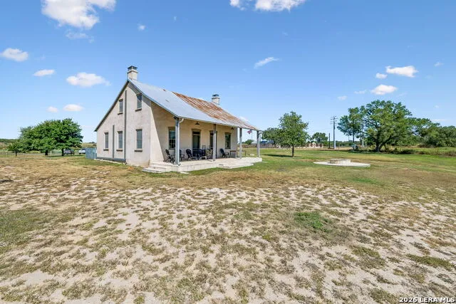 2007 County Road 271 Rio Medina, TX 78066