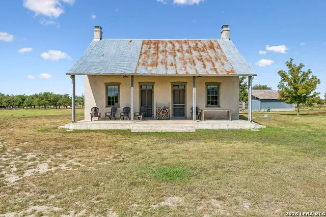 2007 County Road 271 Rio Medina, TX 78066