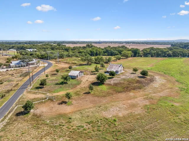 2007 County Road 271 Rio Medina, TX 78066