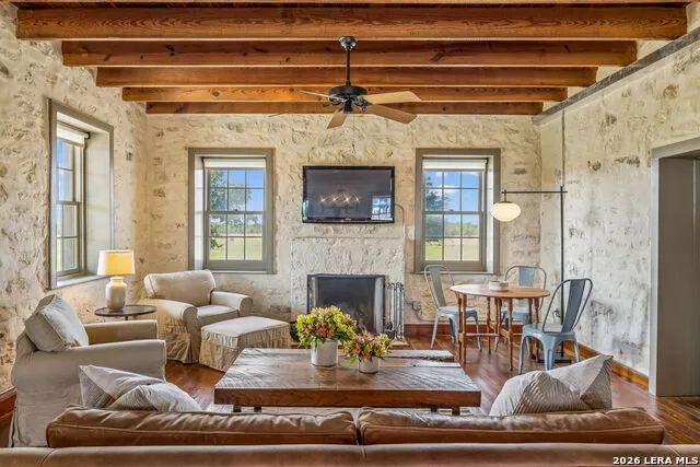 2007 County Road 271 Rio Medina, TX 78066