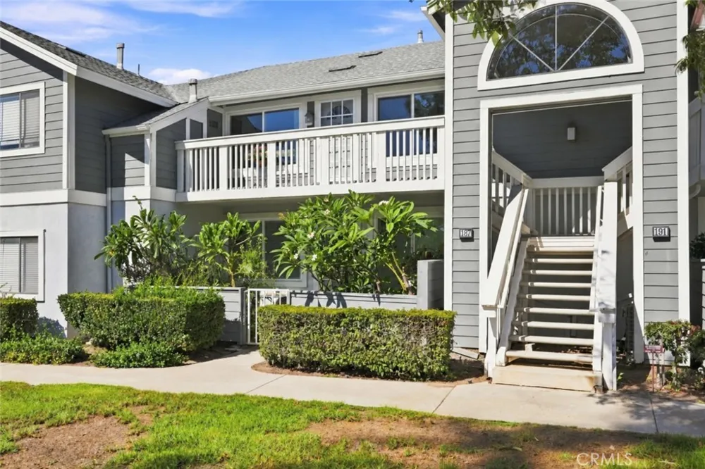 187 Huntington Irvine, CA 92620