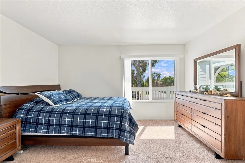 187 Huntington Irvine, CA 92620
