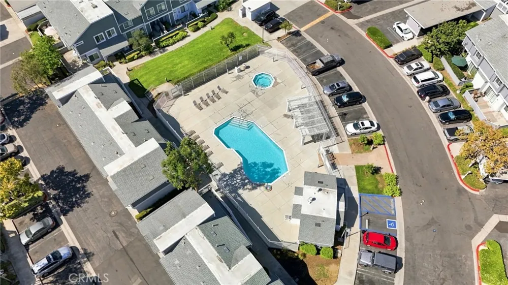 187 Huntington Irvine, CA 92620