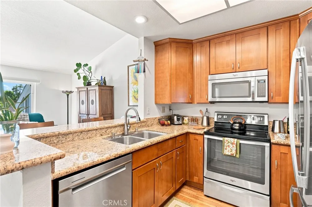 187 Huntington Irvine, CA 92620