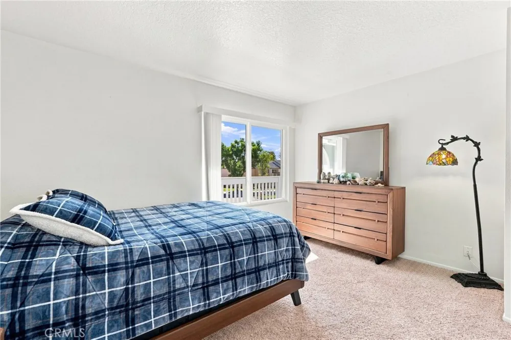 187 Huntington Irvine, CA 92620