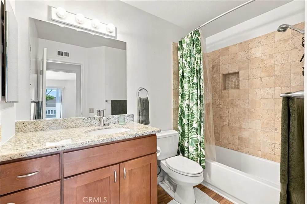 187 Huntington Irvine, CA 92620