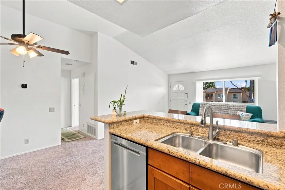187 Huntington Irvine, CA 92620