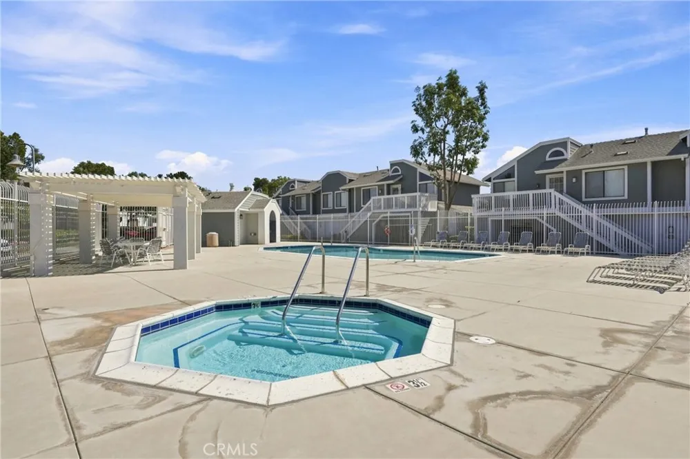187 Huntington Irvine, CA 92620