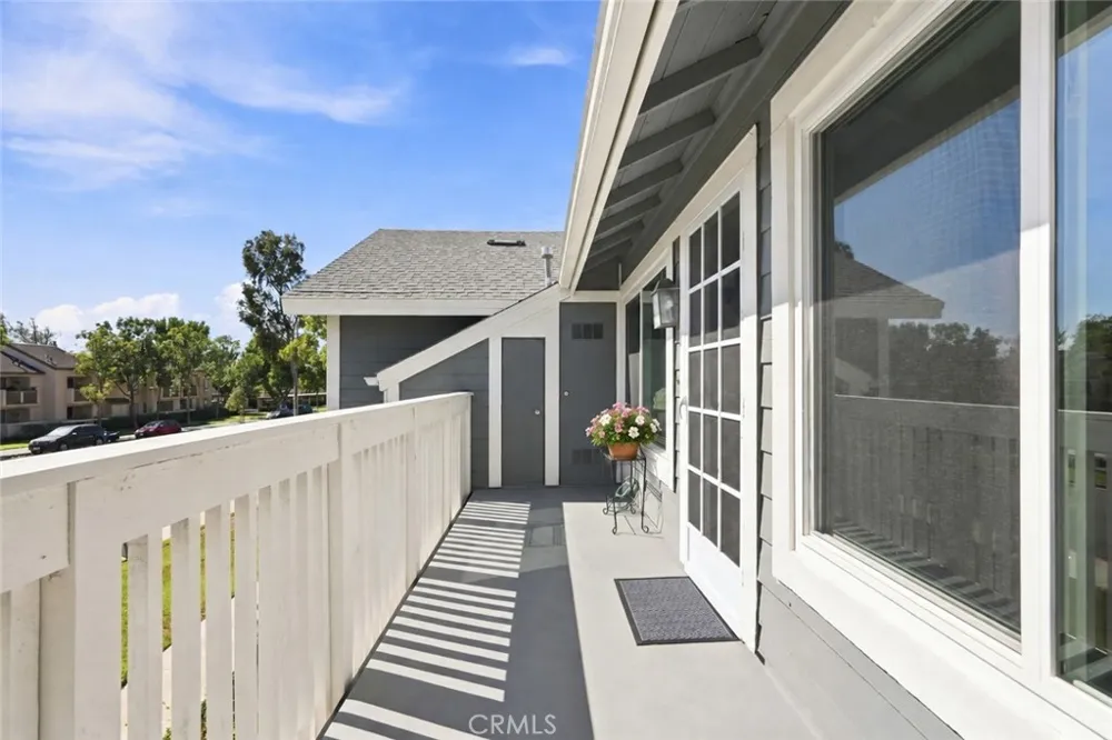 187 Huntington Irvine, CA 92620