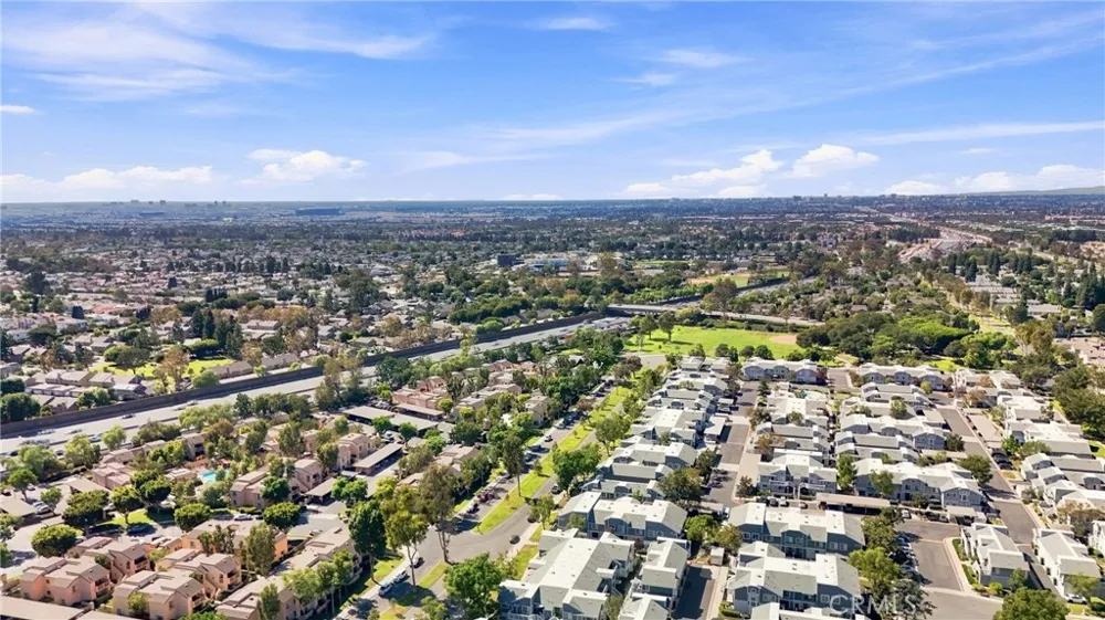 187 Huntington Irvine, CA 92620