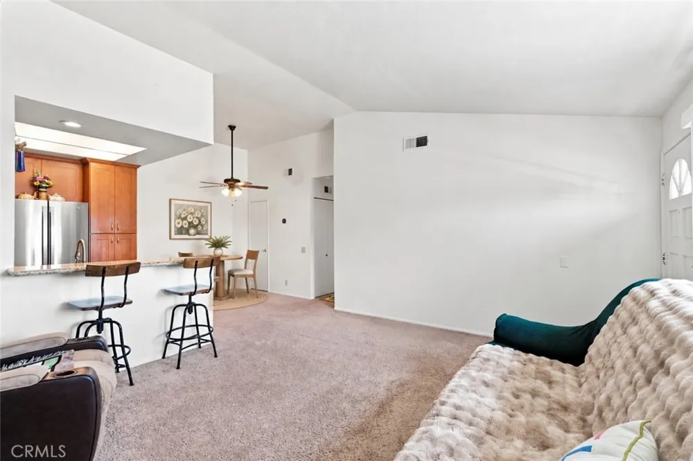 187 Huntington Irvine, CA 92620