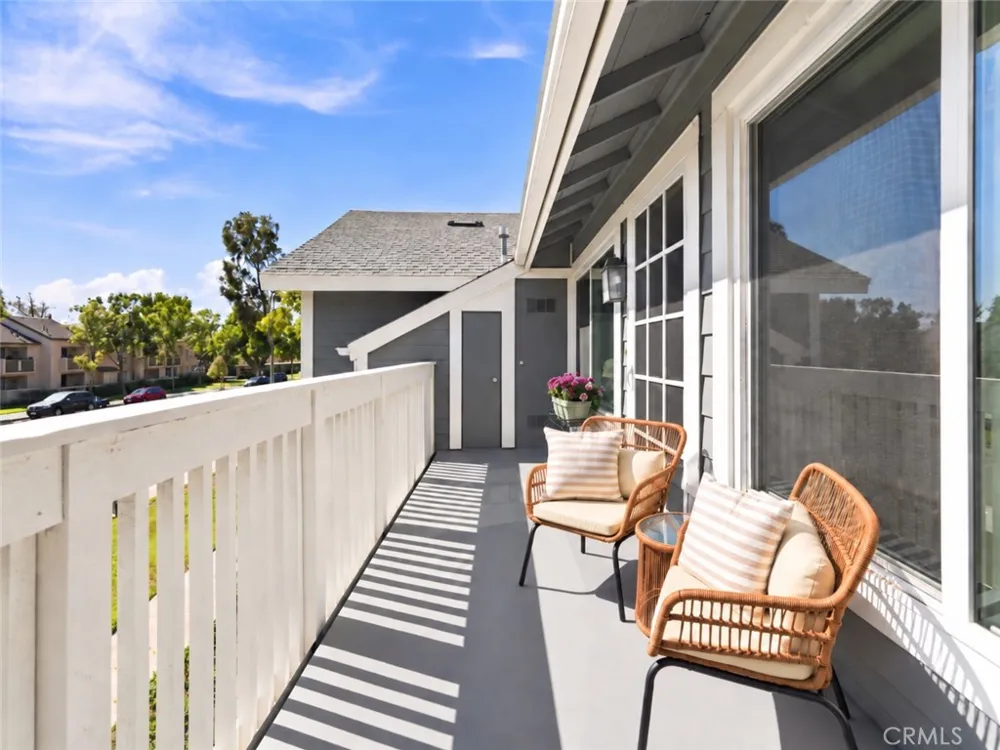 187 Huntington Irvine, CA 92620