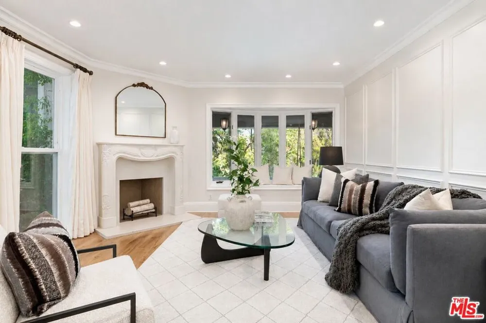 4045 Davana Road Sherman Oaks, CA 91423