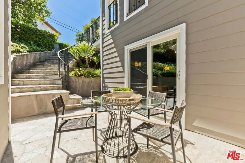 4045 Davana Road Sherman Oaks, CA 91423