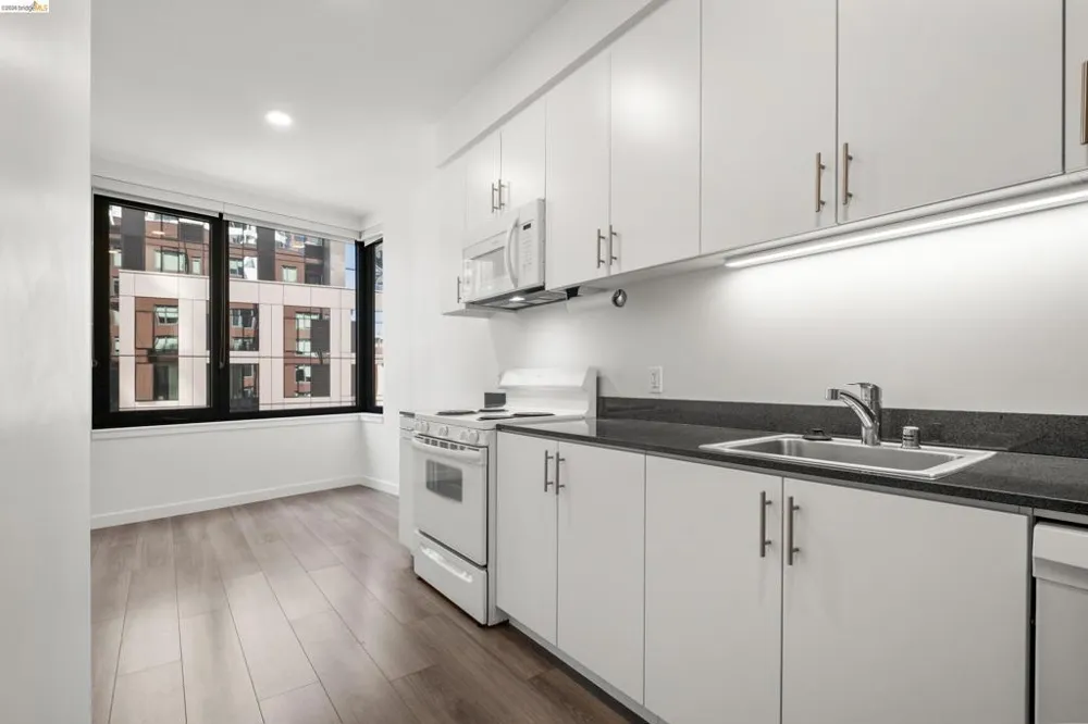 285 Main Street #404 San Francisco, CA 94105