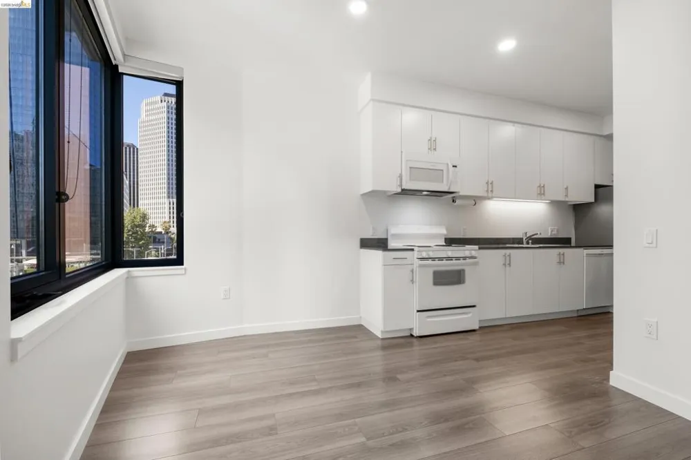 285 Main Street #404 San Francisco, CA 94105