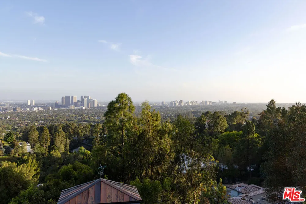 9360 Readcrest Drive Beverly Hills, CA 90210