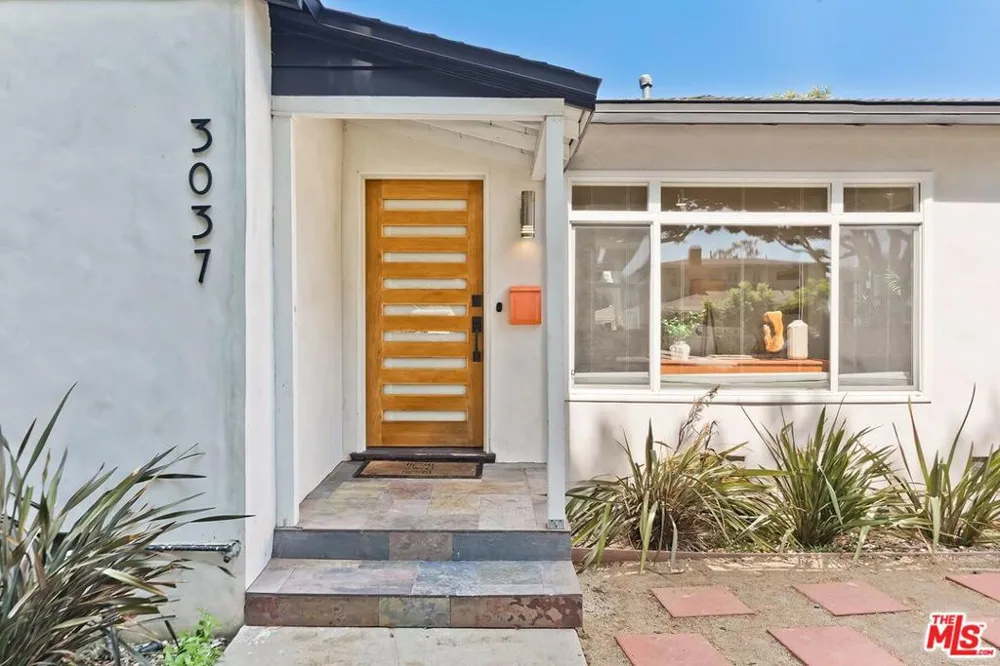 3037 Delaware Avenue Santa Monica, CA 90404