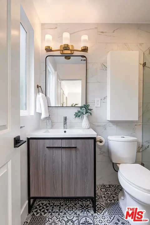 3037 Delaware Avenue Santa Monica, CA 90404
