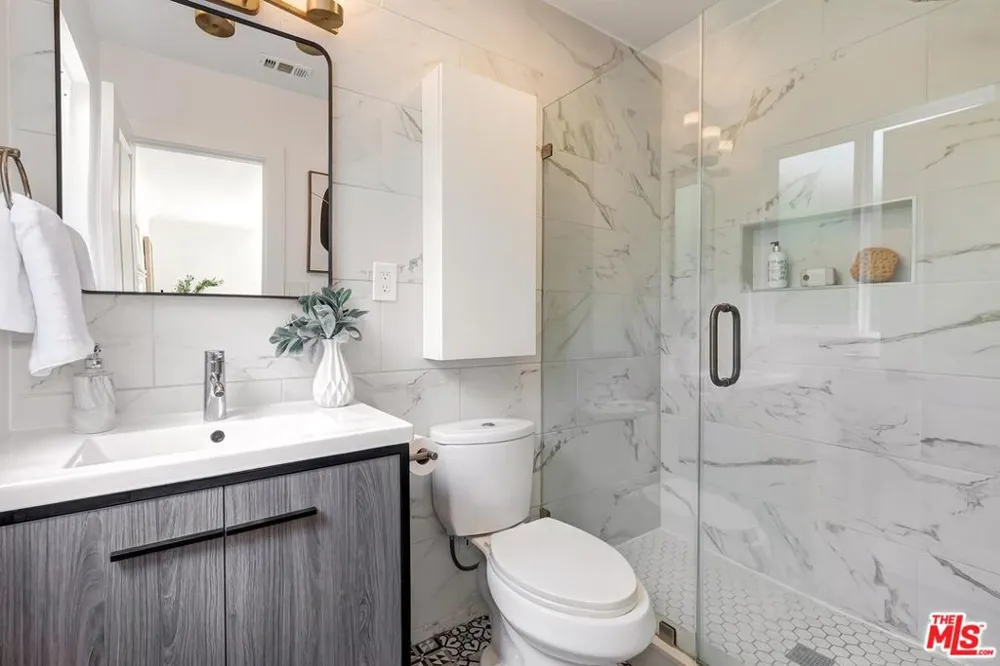 3037 Delaware Avenue Santa Monica, CA 90404