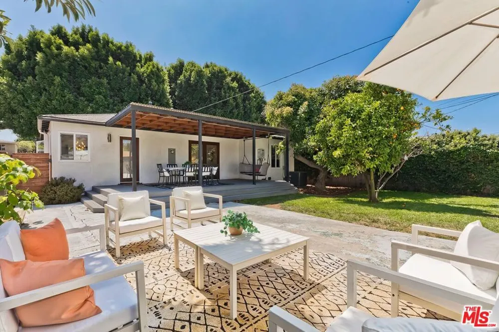 3037 Delaware Avenue Santa Monica, CA 90404