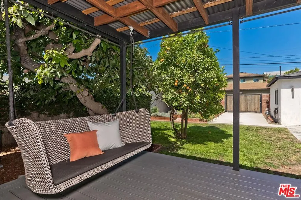 3037 Delaware Avenue Santa Monica, CA 90404
