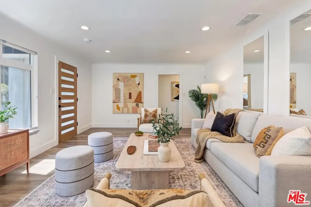 3037 Delaware Avenue Santa Monica, CA 90404