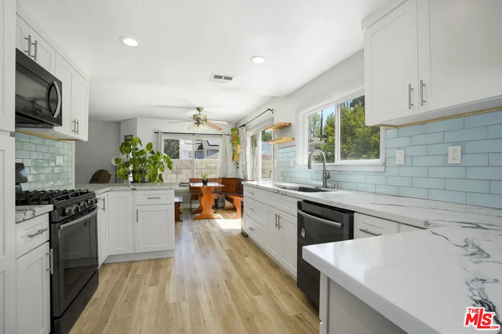 28602 Heather Lane Castaic, CA 91384