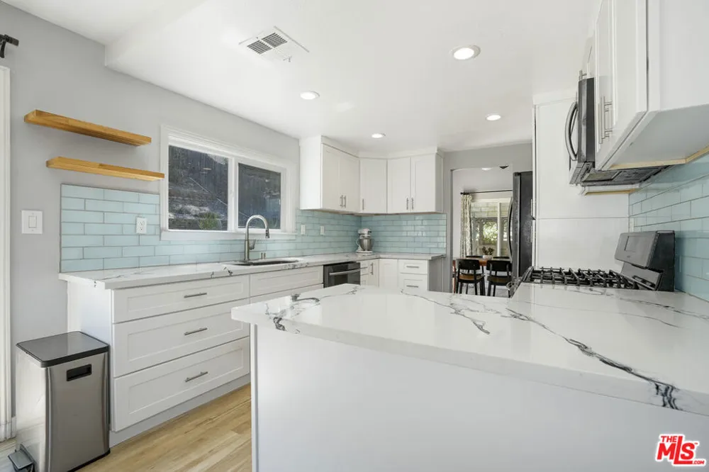 28602 Heather Lane Castaic, CA 91384