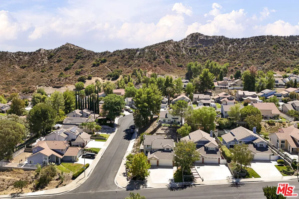 28602 Heather Lane Castaic, CA 91384