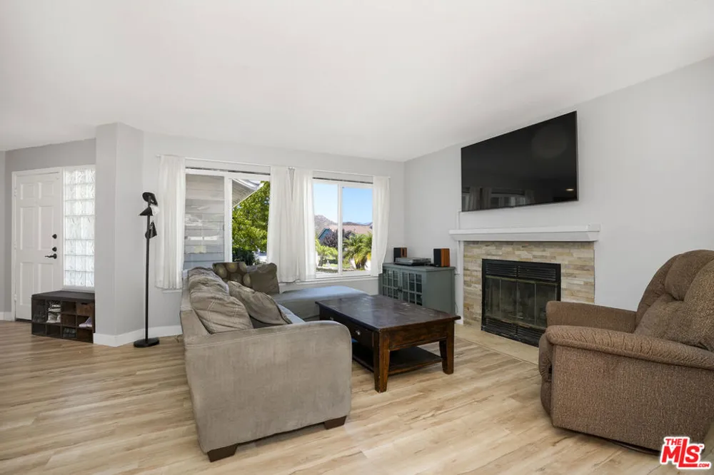 28602 Heather Lane Castaic, CA 91384