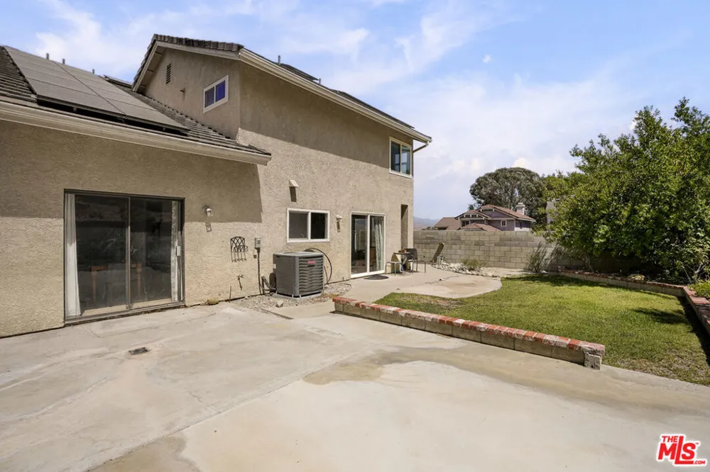 28602 Heather Lane Castaic, CA 91384