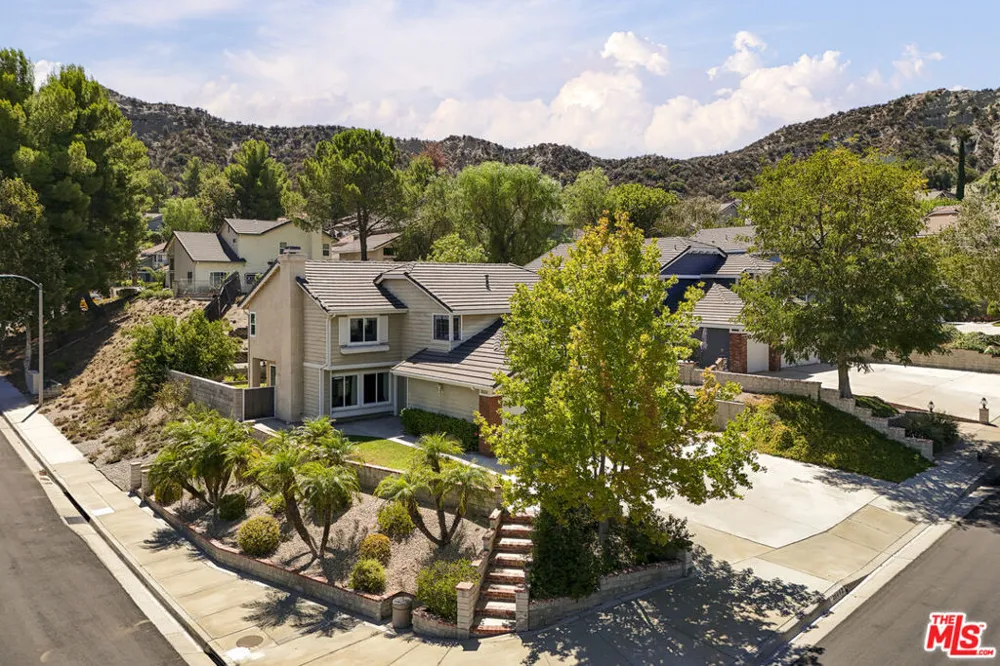 28602 Heather Lane Castaic, CA 91384